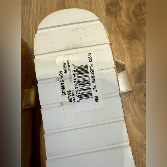 Kenneth Cole Rockaway Platform Sandal - Platinum, Size 10, NWT - Picture 5 of 7